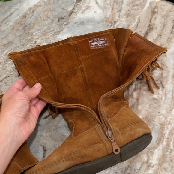 Genuine suede Minnetonka Boots - Picture 10 of 13